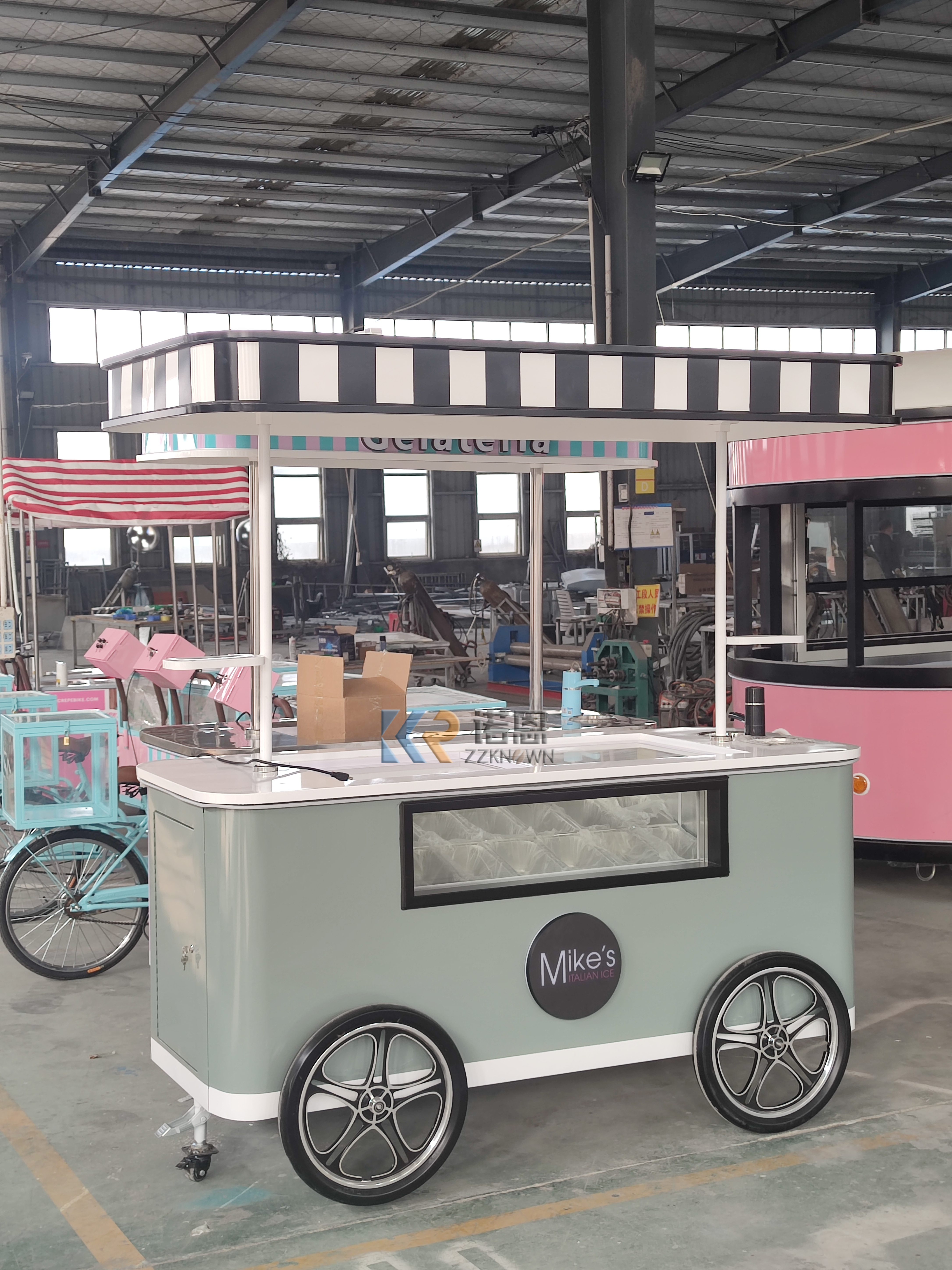 Mobile Coffee Ice Cream Cart Street Food Cart Customized Design Gelato Display Freezer Hand Push Cart